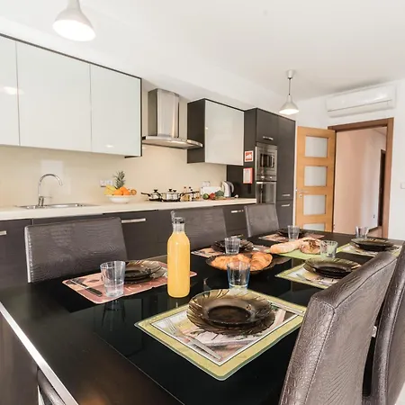 02 - Brand New, Modern & Cozy - Steps From The Daire Consolação