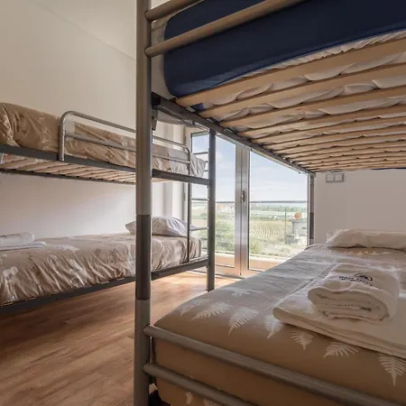 Daire 02 - Brand New, Modern & Cozy - Steps From The *