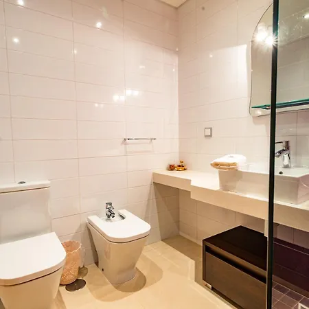 Daire 02 - Brand New, Modern & Cozy - Steps From The *